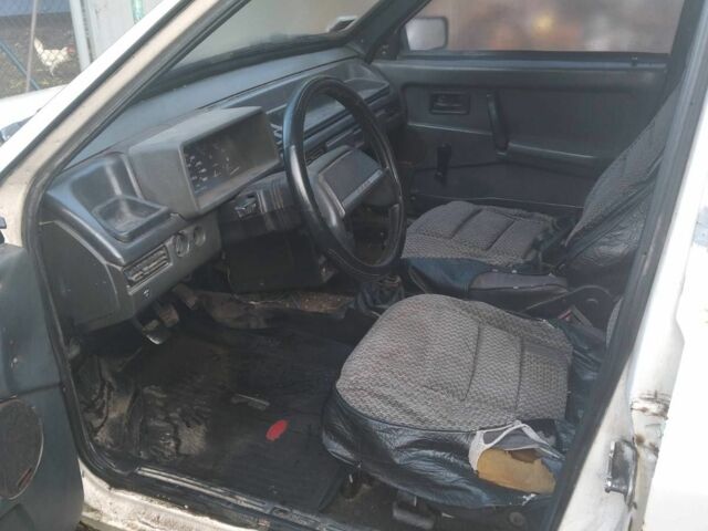 Белый ВАЗ 21099, объемом двигателя 1.5 л и пробегом 300 тыс. км за 952 $, фото 4 на Automoto.ua