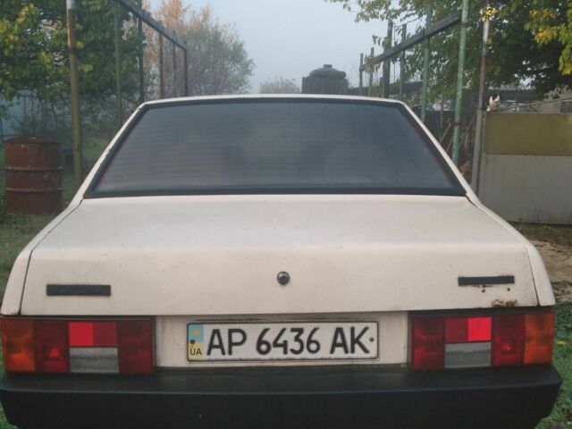 Белый ВАЗ 21099, объемом двигателя 1.5 л и пробегом 300 тыс. км за 952 $, фото 3 на Automoto.ua