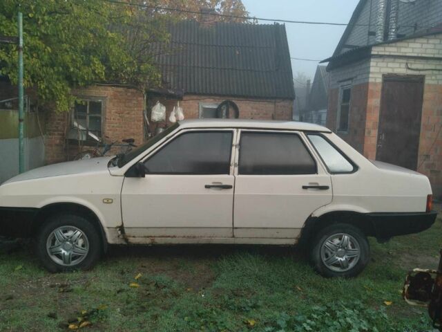 Белый ВАЗ 21099, объемом двигателя 1.5 л и пробегом 300 тыс. км за 952 $, фото 1 на Automoto.ua