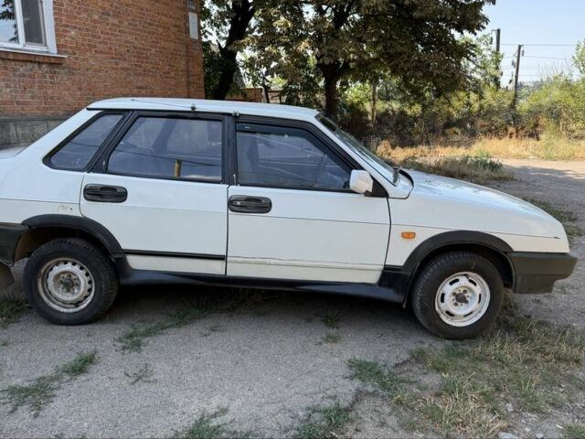 Белый ВАЗ 21099, объемом двигателя 0 л и пробегом 29 тыс. км за 1300 $, фото 1 на Automoto.ua