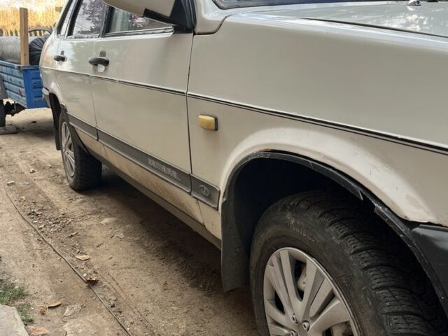 Білий ВАЗ 21099, об'ємом двигуна 1.5 л та пробігом 90 тис. км за 715 $, фото 1 на Automoto.ua