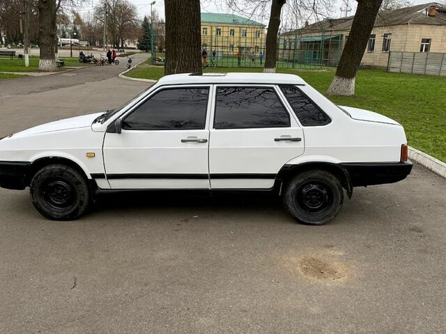 Белый ВАЗ 21099, объемом двигателя 1.3 л и пробегом 0 тыс. км за 800 $, фото 3 на Automoto.ua