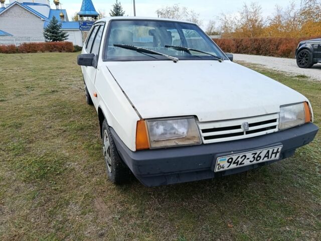 Белый ВАЗ 21099, объемом двигателя 1.5 л и пробегом 120 тыс. км за 900 $, фото 1 на Automoto.ua