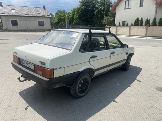 Белый ВАЗ 21099, объемом двигателя 1.5 л и пробегом 100 тыс. км за 430 $, фото 4 на Automoto.ua