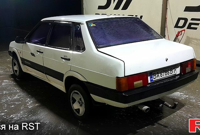 Белый ВАЗ 21099, объемом двигателя 1.5 л и пробегом 300 тыс. км за 950 $, фото 3 на Automoto.ua