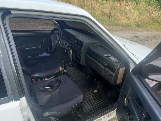 Белый ВАЗ 21099, объемом двигателя 1.3 л и пробегом 456 тыс. км за 650 $, фото 4 на Automoto.ua