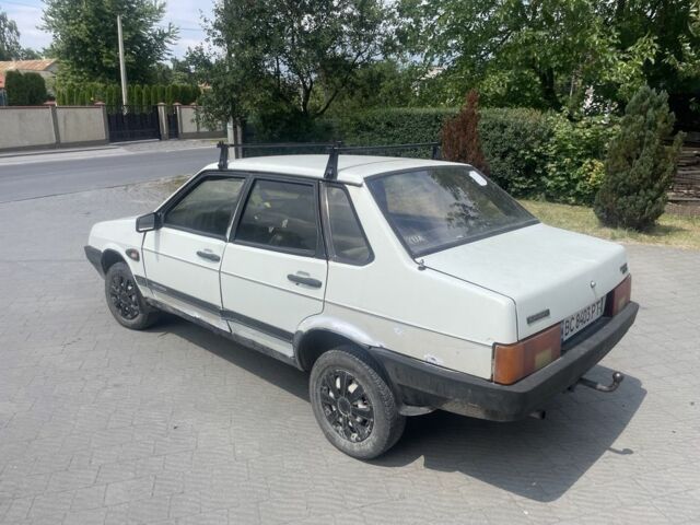 Белый ВАЗ 21099, объемом двигателя 1.5 л и пробегом 100 тыс. км за 430 $, фото 1 на Automoto.ua