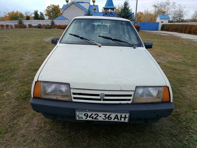 Белый ВАЗ 21099, объемом двигателя 1.5 л и пробегом 120 тыс. км за 900 $, фото 2 на Automoto.ua