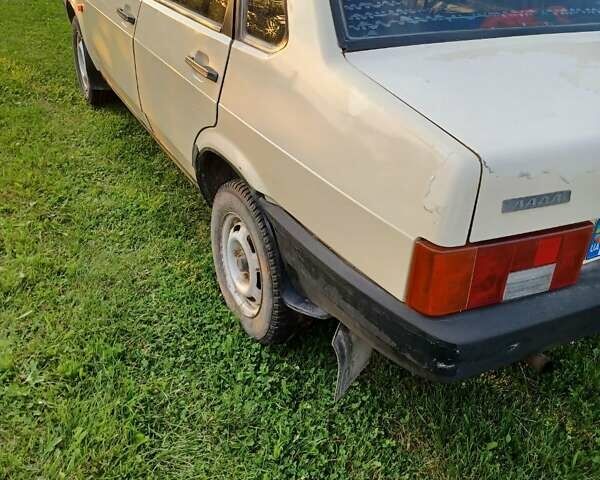Белый ВАЗ 21099, объемом двигателя 1.46 л и пробегом 77 тыс. км за 1200 $, фото 5 на Automoto.ua