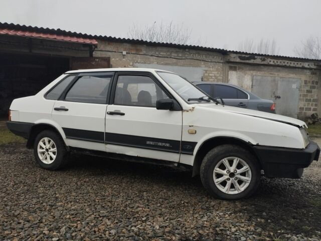 Белый ВАЗ 21099, объемом двигателя 1.5 л и пробегом 2 тыс. км за 1065 $, фото 2 на Automoto.ua