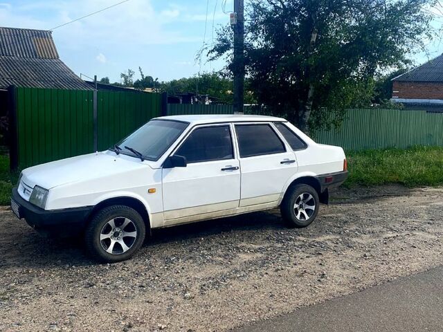 Білий ВАЗ 21099, об'ємом двигуна 1.3 л та пробігом 70 тис. км за 1450 $, фото 9 на Automoto.ua