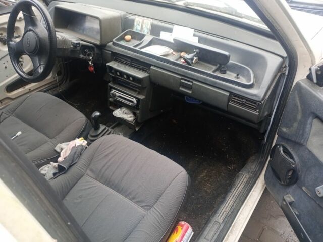 Белый ВАЗ 21099, объемом двигателя 1.5 л и пробегом 300 тыс. км за 850 $, фото 4 на Automoto.ua