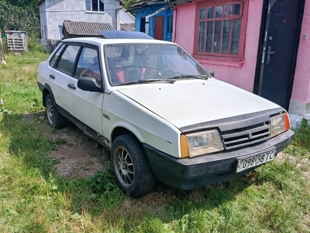 Белый ВАЗ 21099, объемом двигателя 0 л и пробегом 10 тыс. км за 500 $, фото 3 на Automoto.ua
