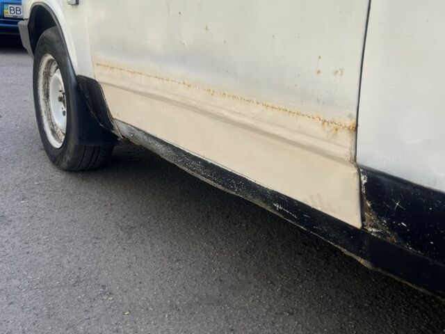 Белый ВАЗ 21099, объемом двигателя 1.5 л и пробегом 150 тыс. км за 1000 $, фото 2 на Automoto.ua