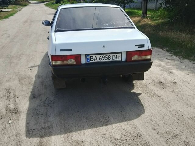 Белый ВАЗ 21099, объемом двигателя 1.3 л и пробегом 2 тыс. км за 889 $, фото 3 на Automoto.ua