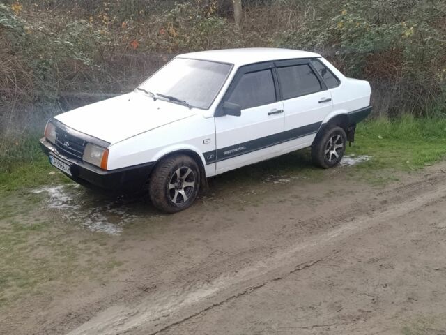 Белый ВАЗ 21099, объемом двигателя 1.5 л и пробегом 80 тыс. км за 1400 $, фото 1 на Automoto.ua