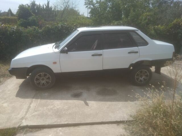 Белый ВАЗ 21099, объемом двигателя 1.5 л и пробегом 1 тыс. км за 1100 $, фото 3 на Automoto.ua