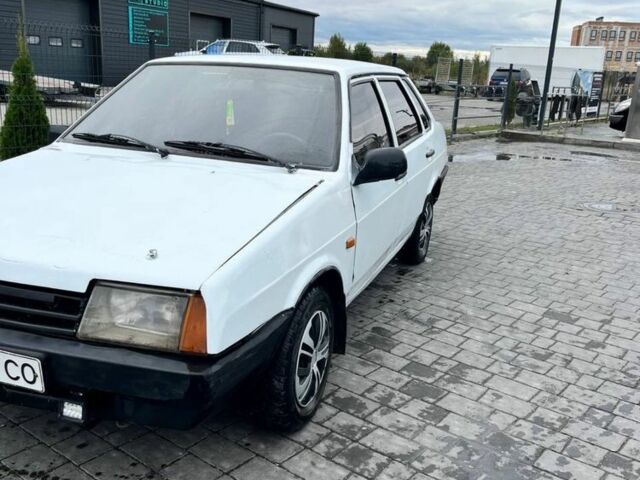 Белый ВАЗ 21099, объемом двигателя 1.5 л и пробегом 245 тыс. км за 300 $, фото 2 на Automoto.ua