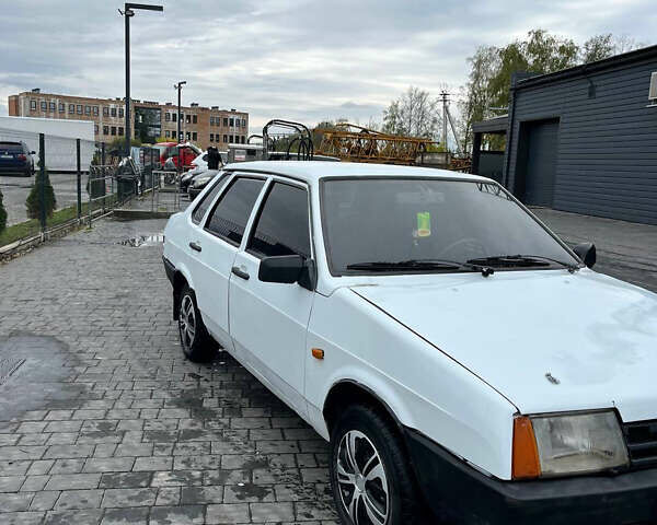 Белый ВАЗ 21099, объемом двигателя 1.45 л и пробегом 444 тыс. км за 650 $, фото 1 на Automoto.ua