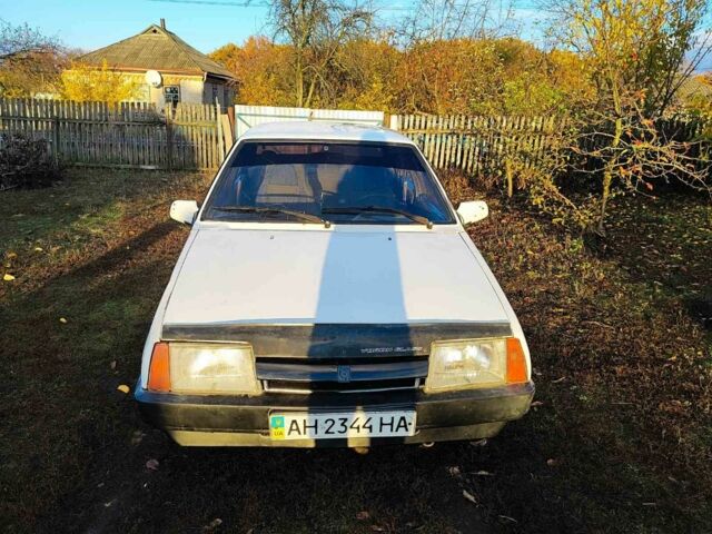Белый ВАЗ 21099, объемом двигателя 1.5 л и пробегом 180 тыс. км за 820 $, фото 2 на Automoto.ua