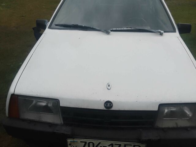 Белый ВАЗ 21099, объемом двигателя 1.5 л и пробегом 300 тыс. км за 600 $, фото 3 на Automoto.ua