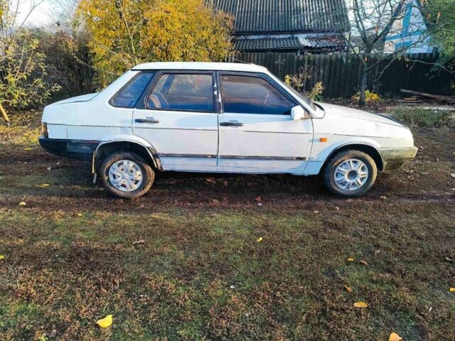 Белый ВАЗ 21099, объемом двигателя 1.5 л и пробегом 180 тыс. км за 820 $, фото 1 на Automoto.ua