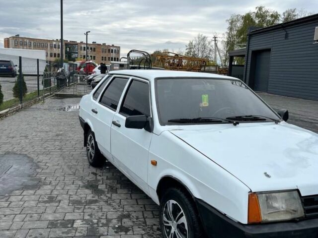 Белый ВАЗ 21099, объемом двигателя 1.5 л и пробегом 245 тыс. км за 300 $, фото 4 на Automoto.ua