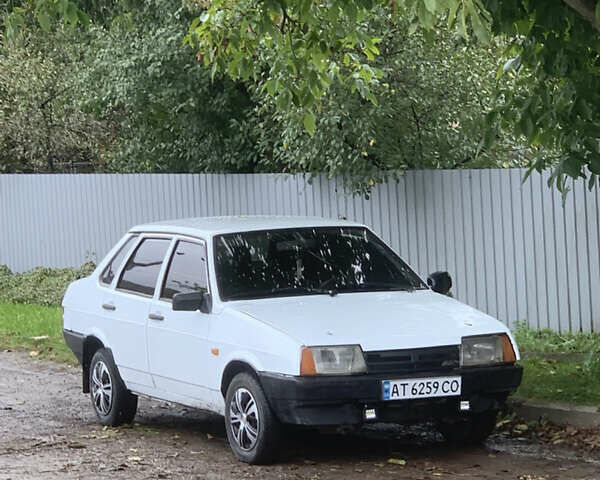 Белый ВАЗ 21099, объемом двигателя 1.45 л и пробегом 444 тыс. км за 650 $, фото 5 на Automoto.ua