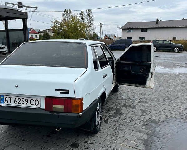 Белый ВАЗ 21099, объемом двигателя 1.45 л и пробегом 444 тыс. км за 650 $, фото 3 на Automoto.ua