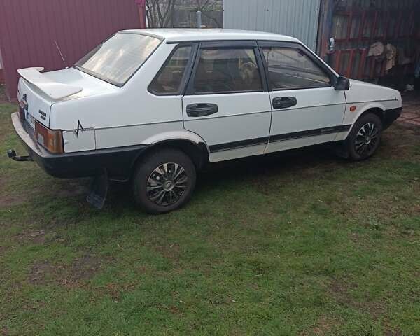 Білий ВАЗ 21099, об'ємом двигуна 1.3 л та пробігом 150 тис. км за 1000 $, фото 4 на Automoto.ua