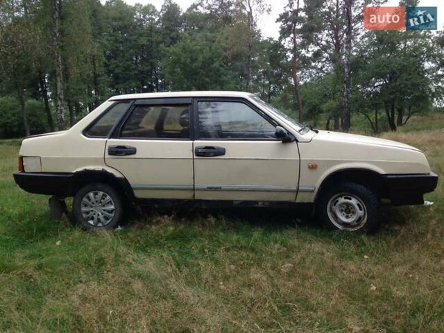 Білий ВАЗ 21099, об'ємом двигуна 1.5 л та пробігом 50 тис. км за 400 $, фото 3 на Automoto.ua