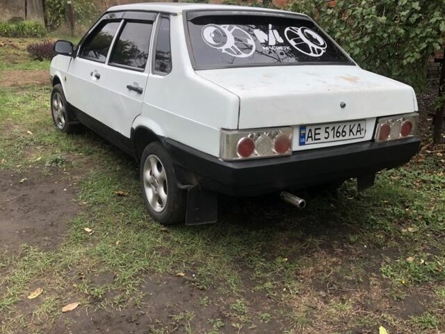 Белый ВАЗ 21099, объемом двигателя 1.5 л и пробегом 350 тыс. км за 850 $, фото 2 на Automoto.ua