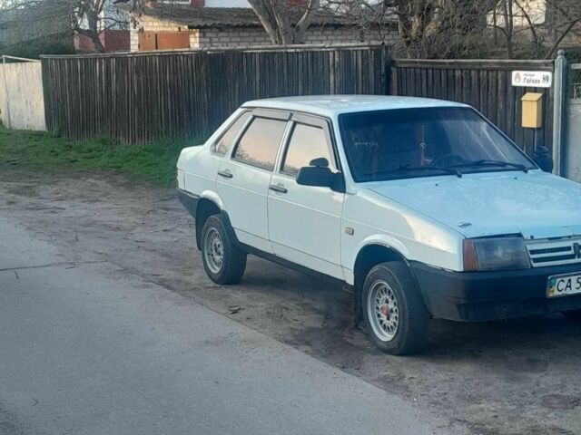 Белый ВАЗ 21099, объемом двигателя 1.5 л и пробегом 1000 тыс. км за 950 $, фото 1 на Automoto.ua