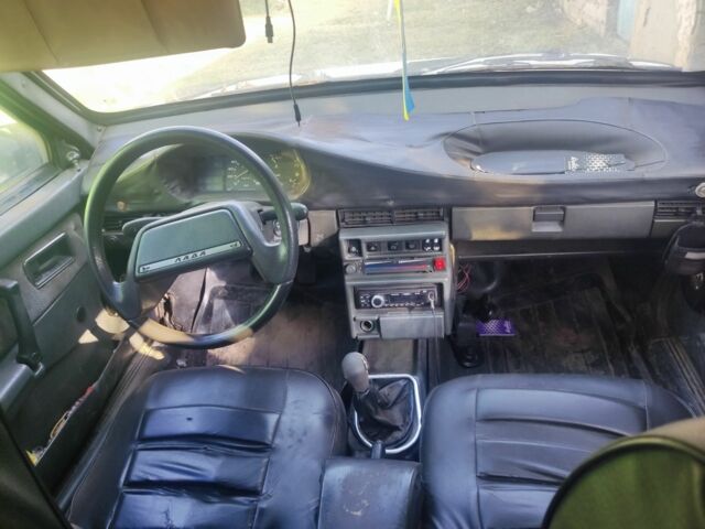 Белый ВАЗ 21099, объемом двигателя 1.5 л и пробегом 150 тыс. км за 1200 $, фото 3 на Automoto.ua