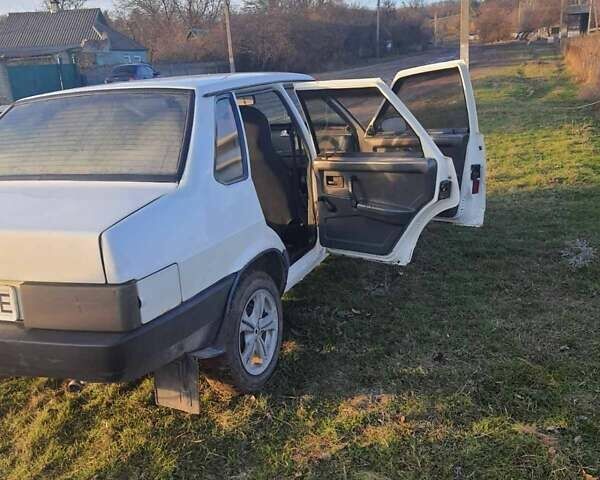 Белый ВАЗ 21099, объемом двигателя 1.5 л и пробегом 70 тыс. км за 1300 $, фото 9 на Automoto.ua