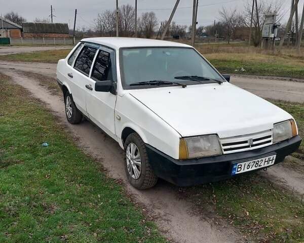 Белый ВАЗ 21099, объемом двигателя 1.5 л и пробегом 111 тыс. км за 1150 $, фото 1 на Automoto.ua