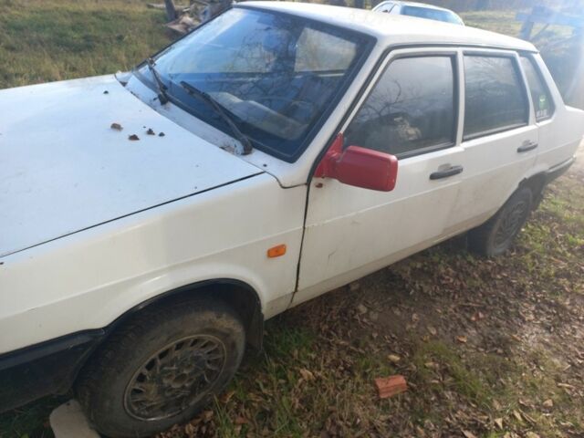 Белый ВАЗ 21099, объемом двигателя 0 л и пробегом 300 тыс. км за 500 $, фото 3 на Automoto.ua