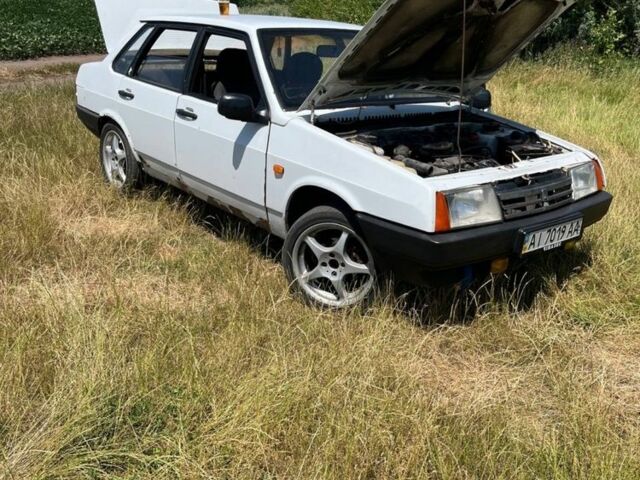 Белый ВАЗ 21099, объемом двигателя 1.5 л и пробегом 300 тыс. км за 850 $, фото 1 на Automoto.ua