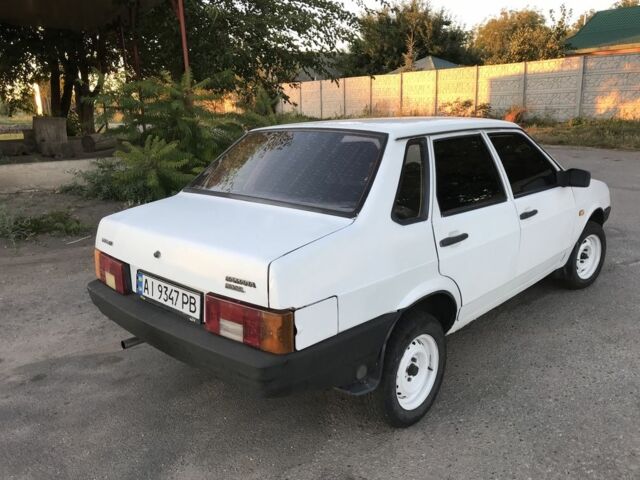 Белый ВАЗ 21099, объемом двигателя 1.5 л и пробегом 250 тыс. км за 945 $, фото 4 на Automoto.ua