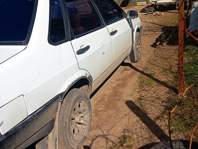 Белый ВАЗ 21099, объемом двигателя 1.5 л и пробегом 200 тыс. км за 1500 $, фото 4 на Automoto.ua