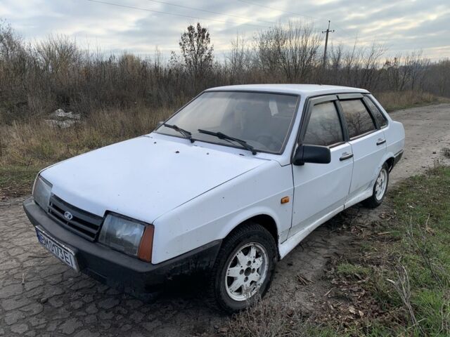 Белый ВАЗ 21099, объемом двигателя 1.5 л и пробегом 81 тыс. км за 950 $, фото 2 на Automoto.ua