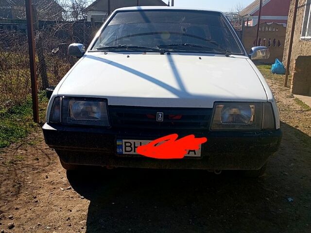 Белый ВАЗ 21099, объемом двигателя 1.5 л и пробегом 200 тыс. км за 1500 $, фото 2 на Automoto.ua