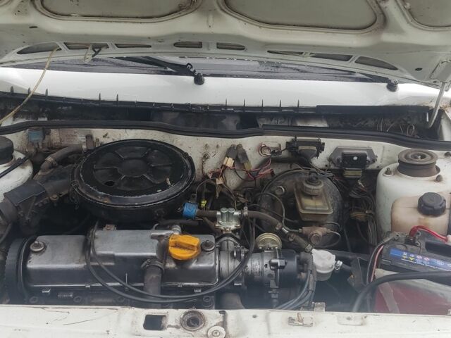 Белый ВАЗ 21099, объемом двигателя 1.5 л и пробегом 320 тыс. км за 709 $, фото 4 на Automoto.ua