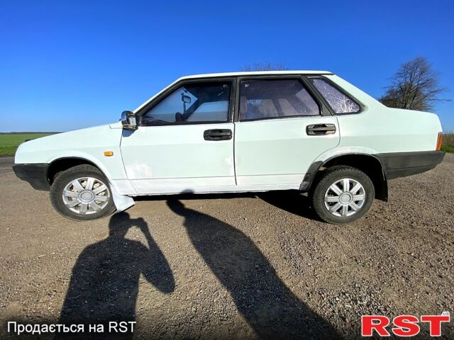 Белый ВАЗ 21099, объемом двигателя 1.5 л и пробегом 330 тыс. км за 750 $, фото 6 на Automoto.ua