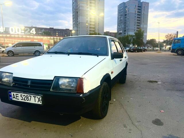 Белый ВАЗ 21099, объемом двигателя 1.5 л и пробегом 200 тыс. км за 1350 $, фото 1 на Automoto.ua