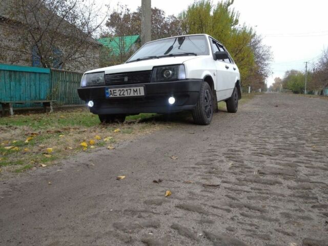 Білий ВАЗ 21099, об'ємом двигуна 1.5 л та пробігом 200 тис. км за 1650 $, фото 3 на Automoto.ua