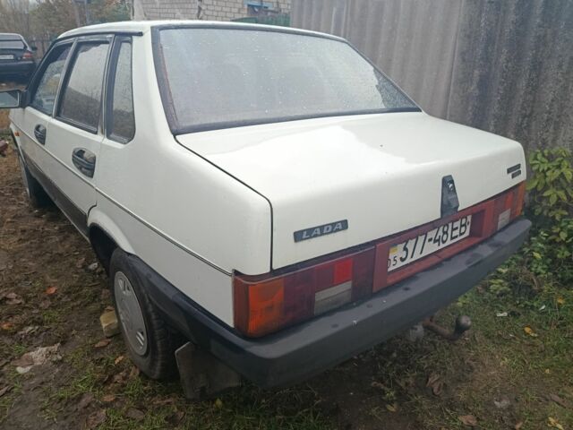 Белый ВАЗ 21099, объемом двигателя 0 л и пробегом 137 тыс. км за 357 $, фото 2 на Automoto.ua