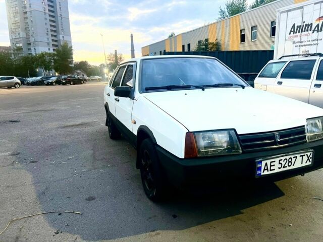 Белый ВАЗ 21099, объемом двигателя 1.5 л и пробегом 200 тыс. км за 1350 $, фото 2 на Automoto.ua