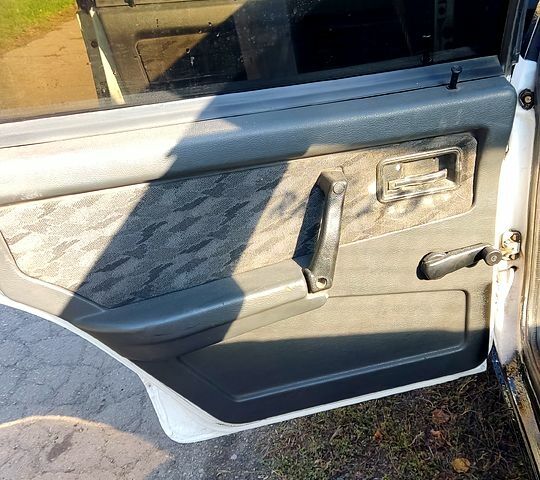 Белый ВАЗ 21099, объемом двигателя 1.5 л и пробегом 145 тыс. км за 1000 $, фото 5 на Automoto.ua