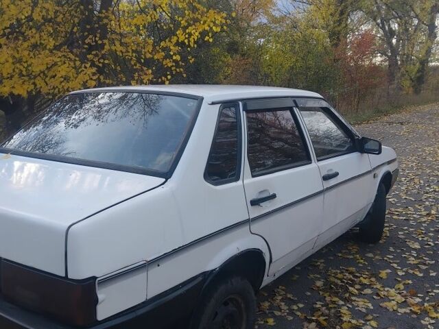 Белый ВАЗ 21099, объемом двигателя 1.5 л и пробегом 15 тыс. км за 725 $, фото 3 на Automoto.ua